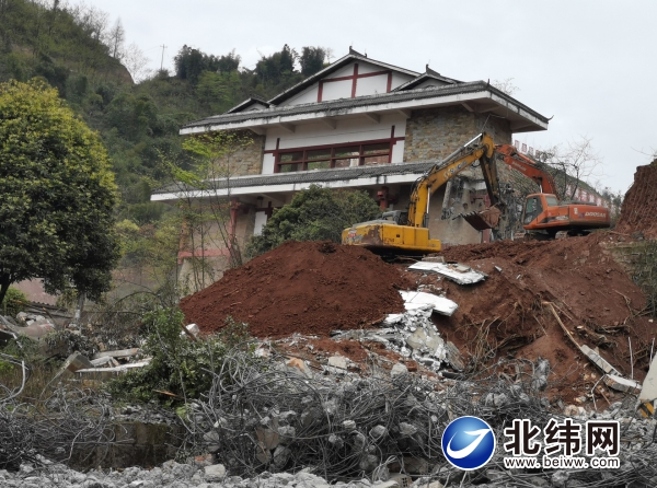 预计今年6月金鸡关隧道开挖工程将全部完工