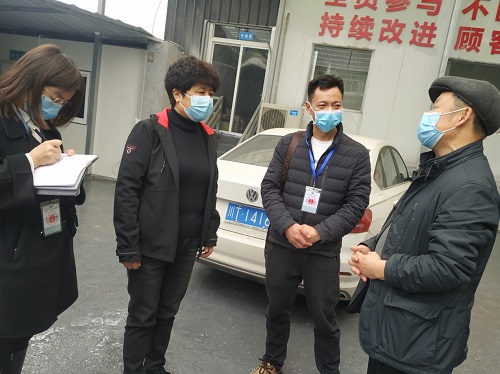 雅安市市场监管局王珊督导医用口罩生产质量安全工作