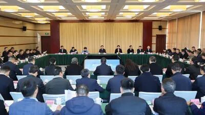 廖文彬主持召开雅安经开区高质量发展座谈会强调:走在前 求突破 奋力开创经开区高质量发展新局面