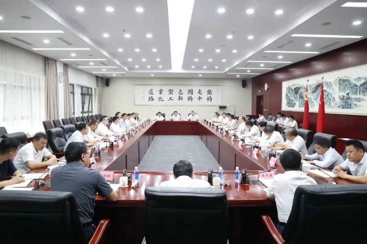 李乐成主持召开制造业企业座谈会 围绕产业人才队伍建设听取意见建议